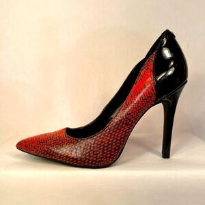 G BY GUESS RED AND BLACK MOSAIC WITH BLACK PATENT LEATHER 4.5” HEELS SIZE 9.5